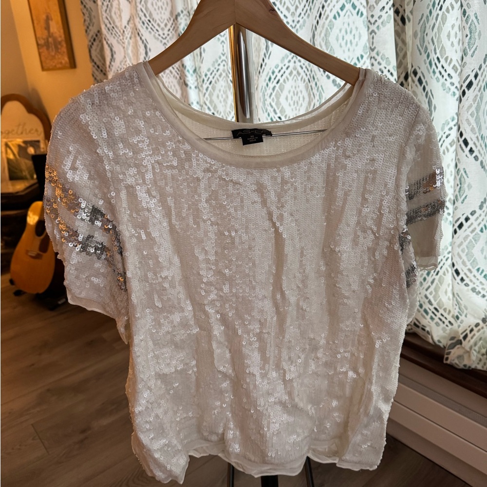 White Sequin Short Sleeve Scoop Neck Top with Metallic Sleeve Stripes
